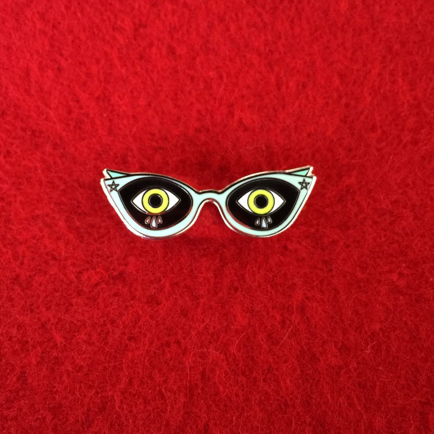 Scaredy Cat Eyes Pin